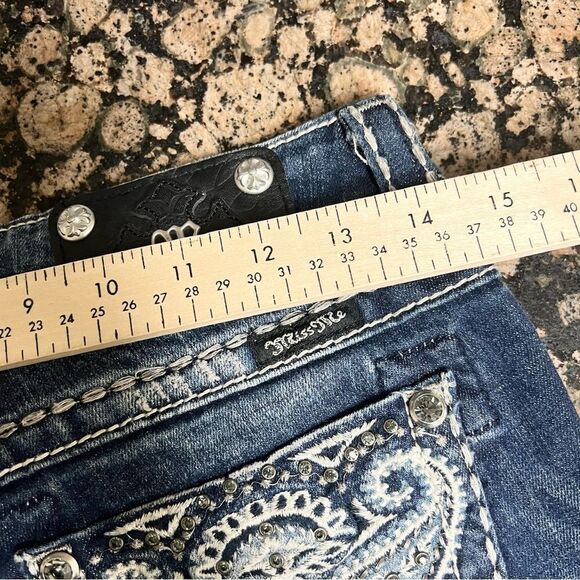 Miss Me Womens Size 27 Blue Denim Medium Wash Mid Rise Bootcut Jeans JW5123BB - Picture 2 of 7